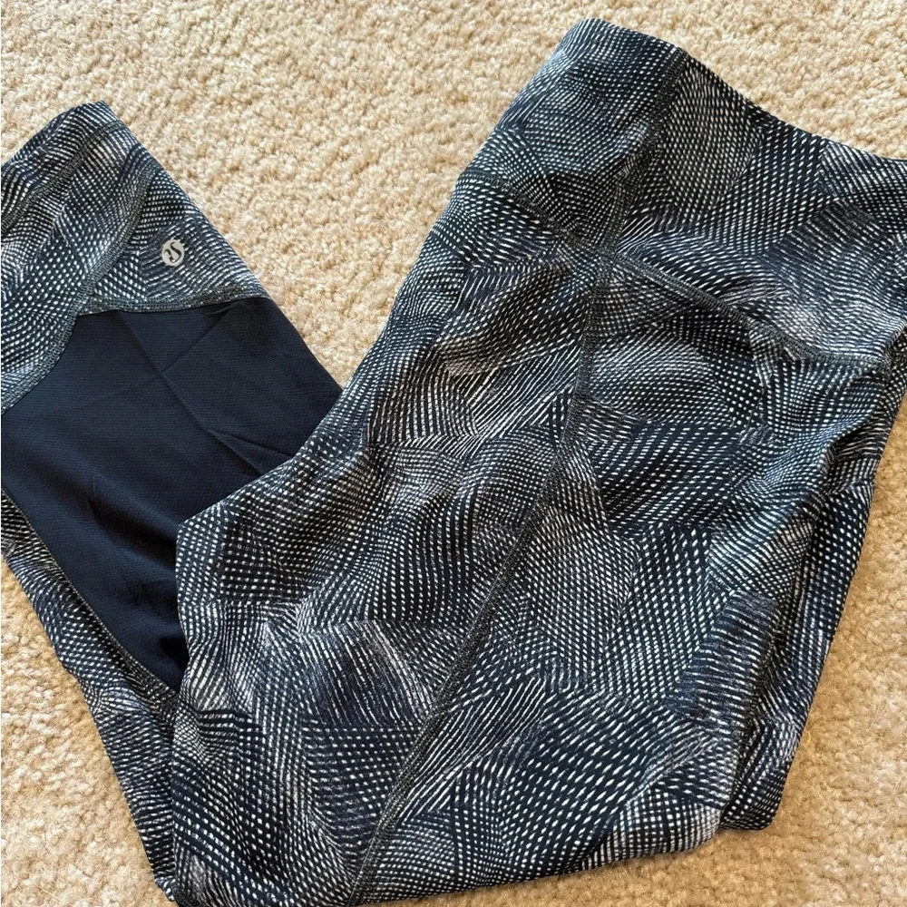 Lululemon Pace Rival Mesh Cutout Leggings with Pockets - Picture 2 of 3